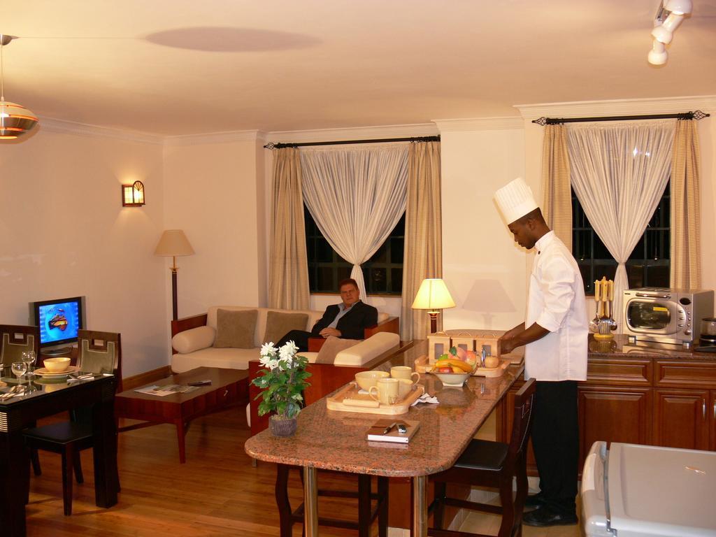 Natural Oak Apartments Nairobi Rum bild